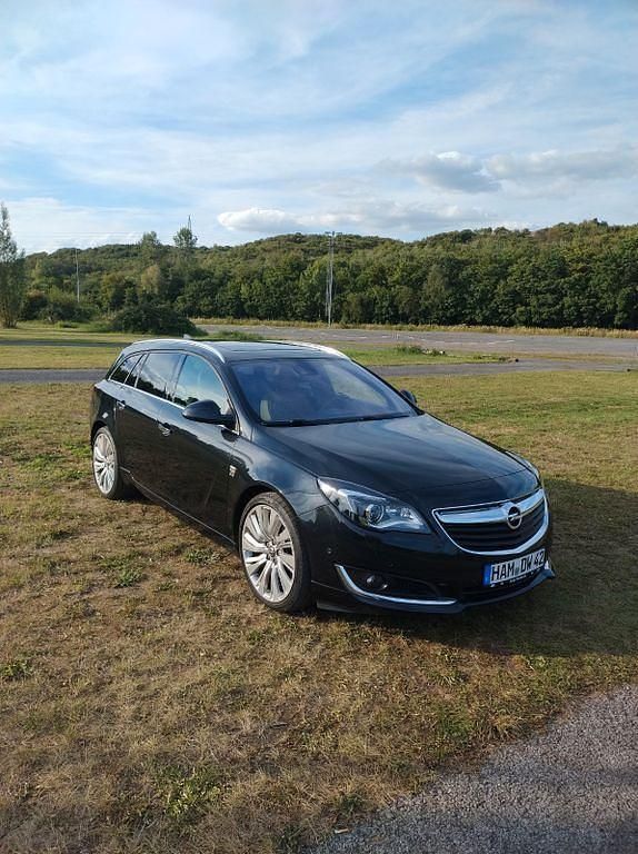 Schwarz Gebraucht 2016 Opel Insignia Sport Kombi | 11.800 € (Fairer Preis) - Bild 1/4