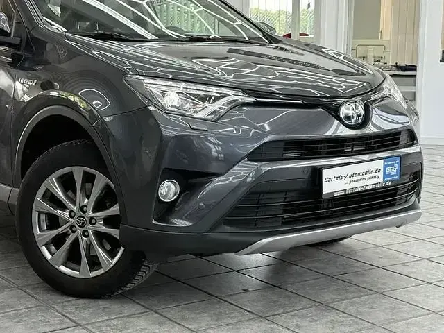 Gebraucht Toyota RAV4 Team 155 PS (114 kW) 2018 Grau SUV