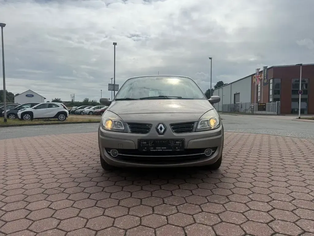 Gebraucht Renault Scénic Avantage 111 PS (81 kW) 2009 Braun Van / Kleinbus
