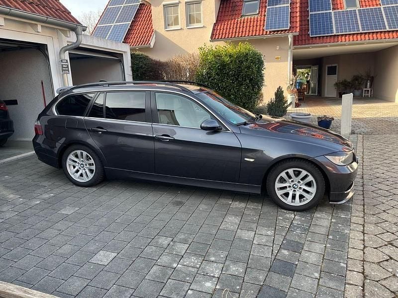 Gebraucht BMW 325 218 PS (160 kW) 2007 Grau Kombi