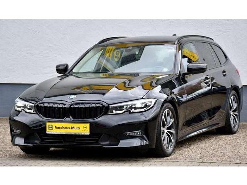 Gebraucht BMW 320 Advantage 190 PS (139 kW) 2021 Saphirschwarz (metallic) Kombi