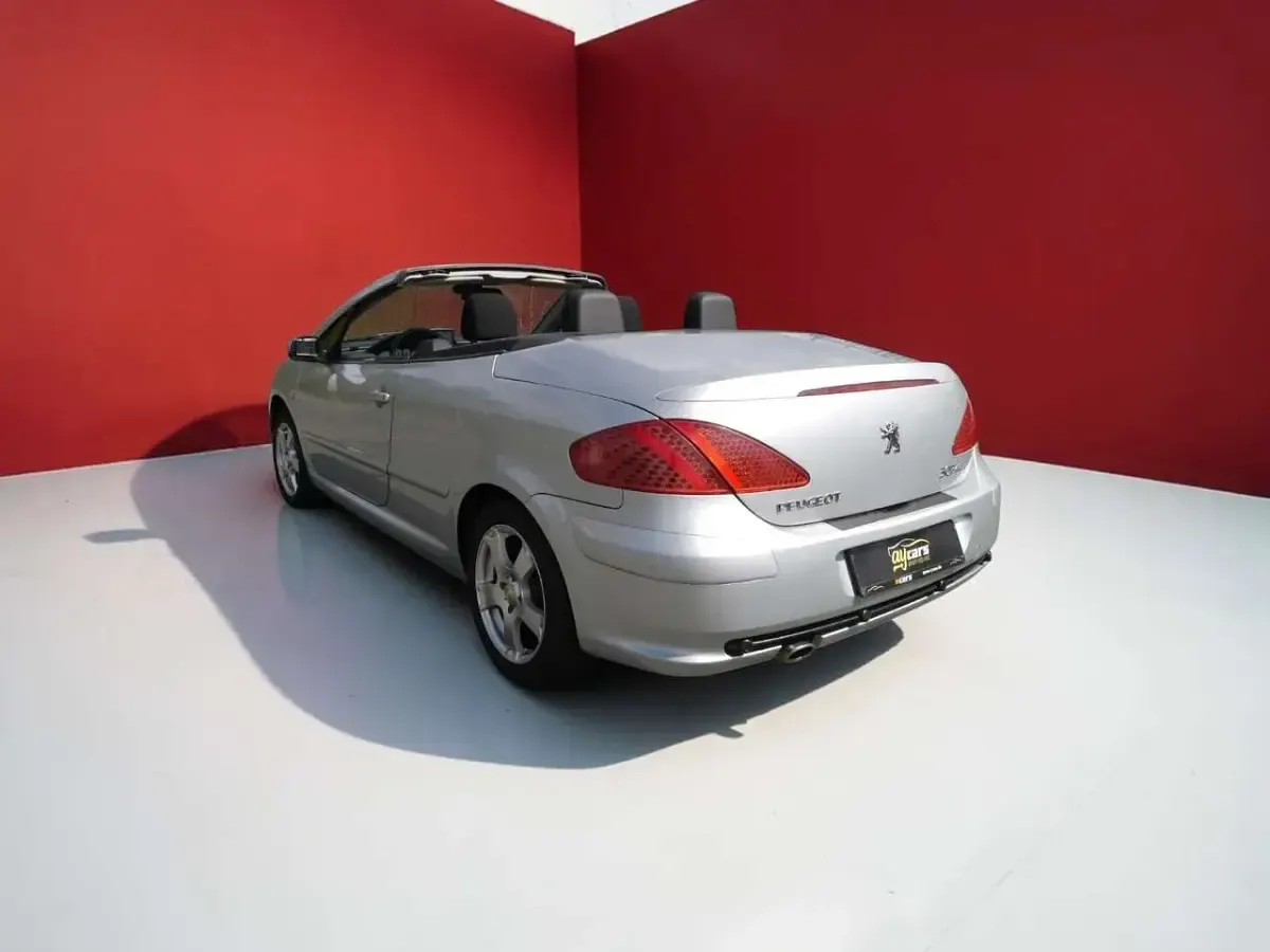 Gebraucht Peugeot 307 CC Tendance 140 PS (102 kW) 2006 Gris aluminium Cabrio