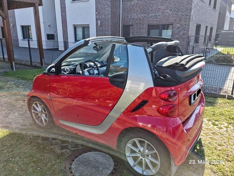 Gebraucht Smart ForTwo Cabrio Passion 71 PS (52 kW) 2012 Rot Cabrio