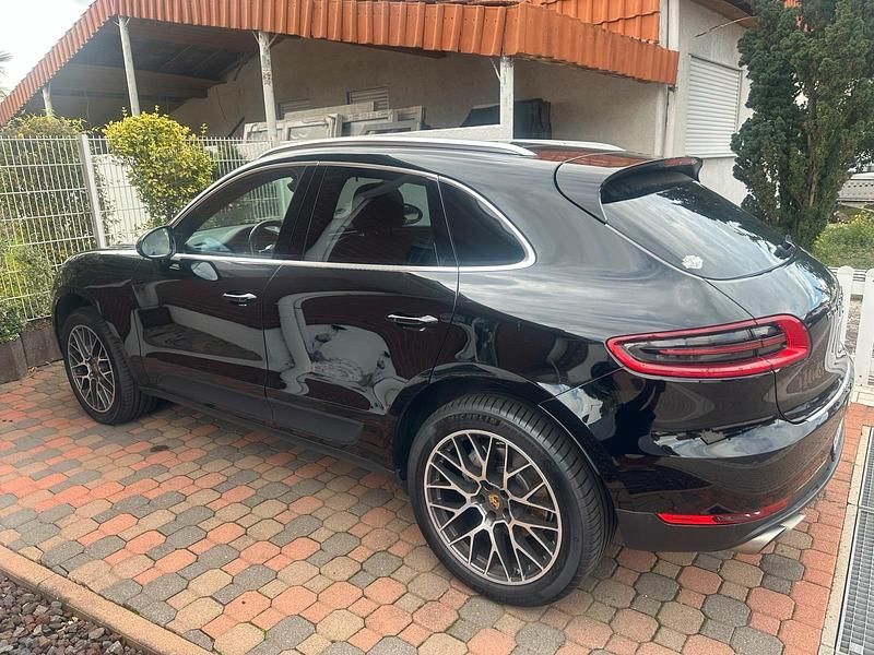 Schwarz Gebraucht 2017 Porsche Macan S SUV | 42.000 € (Fairer Preis) - Bild 1/4