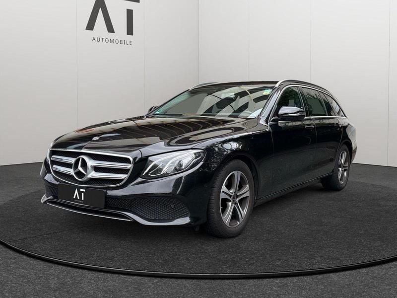 Schwarz Gebraucht 2018 Mercedes E220 Kombi | 17.990 € (Guter Preis) - Bild 1/4