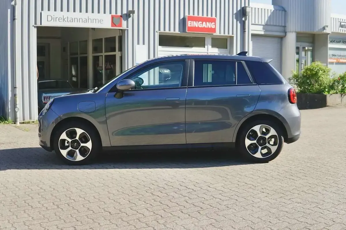 Neu JAC E30X 100 kW (136 PS) 2026 Grau Kleinwagen