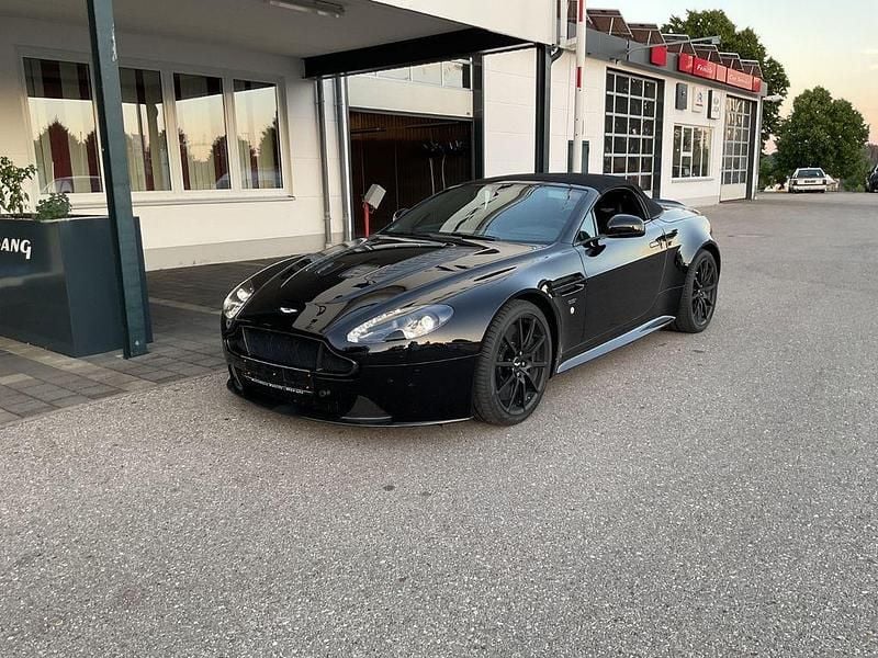 Schwarz Gebraucht 2018 Aston Martin V12 Vantage Cabrio | 169.000 € (Teuer) - Bild 1/4