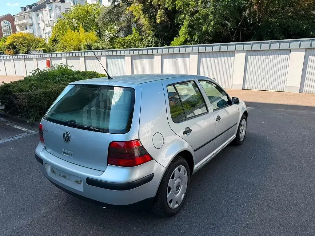 Gebraucht VW Golf IV Edition 75 PS (55 kW) 2000 Silber Limousine