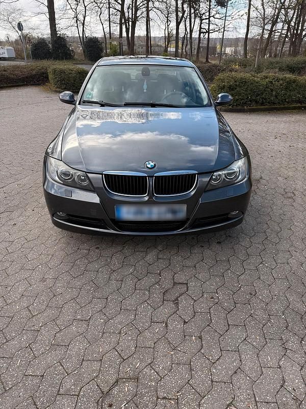 Gebraucht BMW 318 Basis 129 PS (94 kW) 2006 Grau Limousine