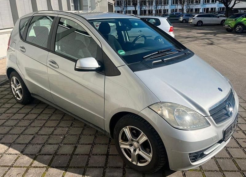 Gebraucht Mercedes A180 109 PS (80 kW) 2009 Silber Limousine
