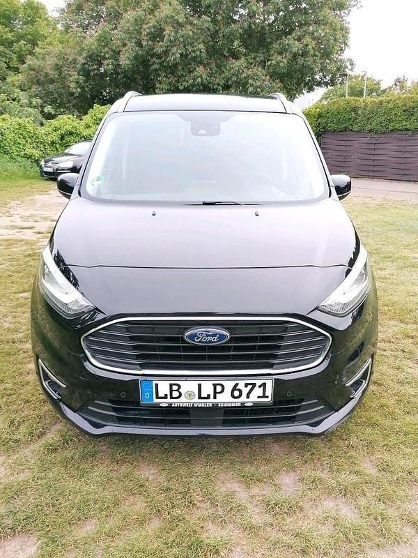 Schwarz Gebraucht 2020 Ford Tourneo Connect Titanium Van / Kleinbus | 18.500 € (Guter Preis) - Bild 1/4