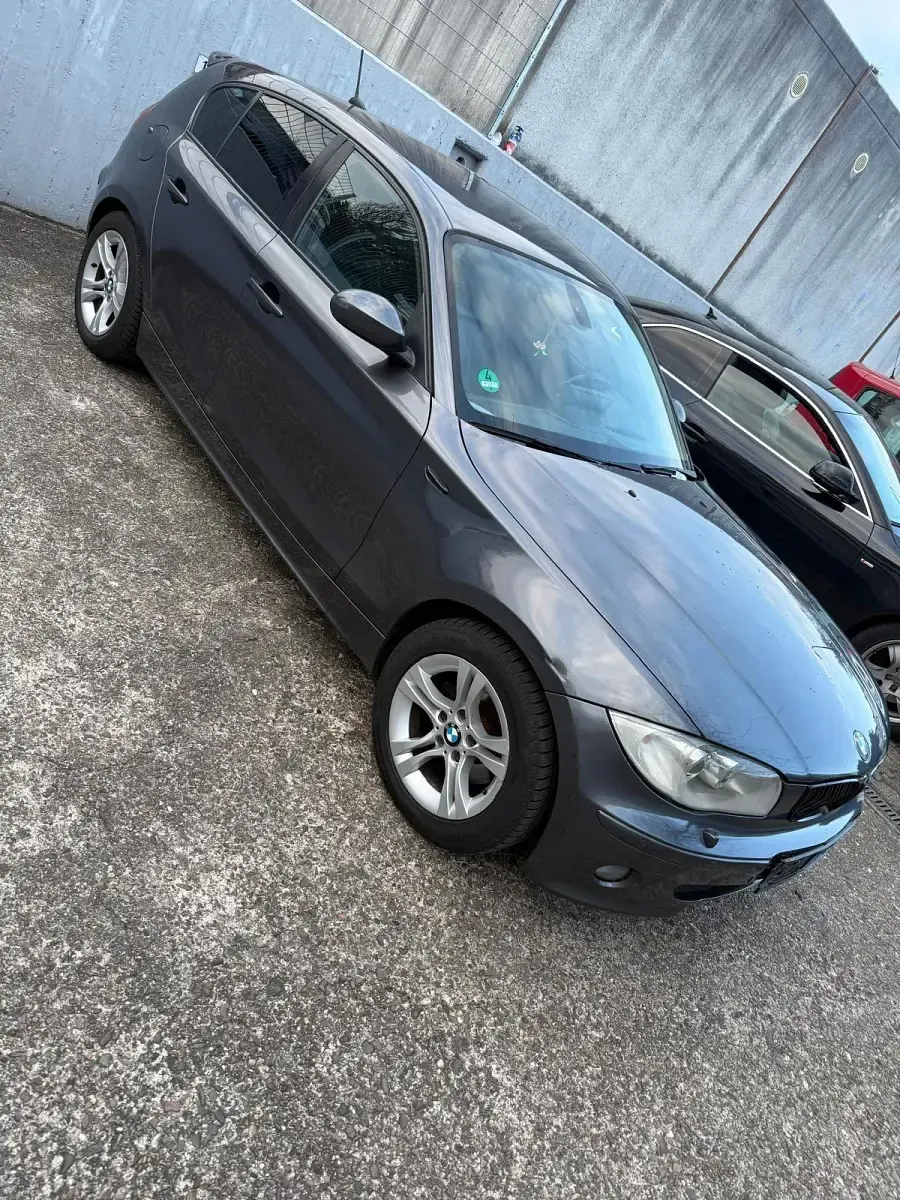 Gebraucht BMW 120 163 PS (119 kW) 2008 Grau Kleinwagen