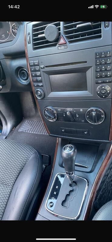 Schwarz Gebraucht 2009 Mercedes A180 Kleinwagen | 3.000 € (Guter Preis) - Bild 1/4