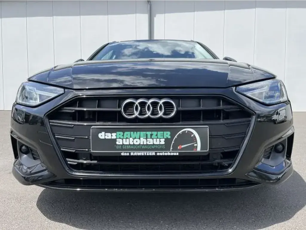 Gebraucht Audi A4 Advanced 204 PS (150 kW) 2023 Mythosschwarz Kombi
