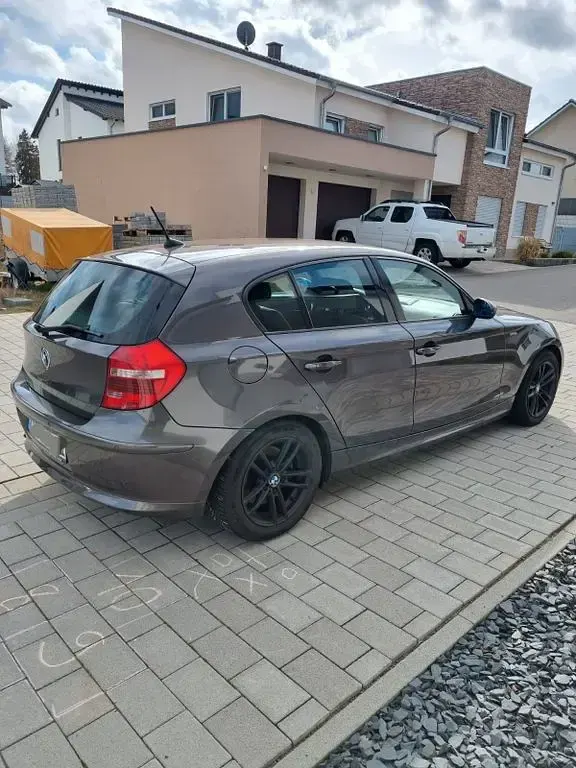 Używany BMW 118 143 KM (105 kW) 2008 Brązowy Hatchback