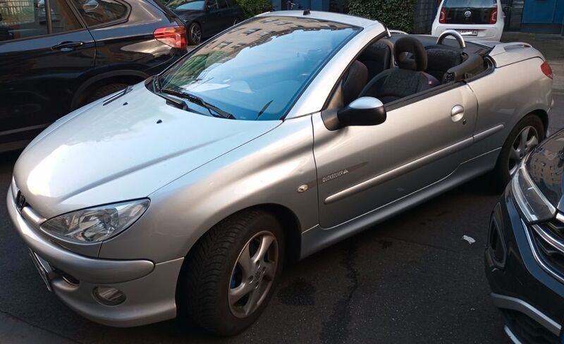 Silber Gebraucht 2005 Peugeot 206 CC Quiksilver Cabrio | 2.200 € (Fairer Preis) - Bild 1/4