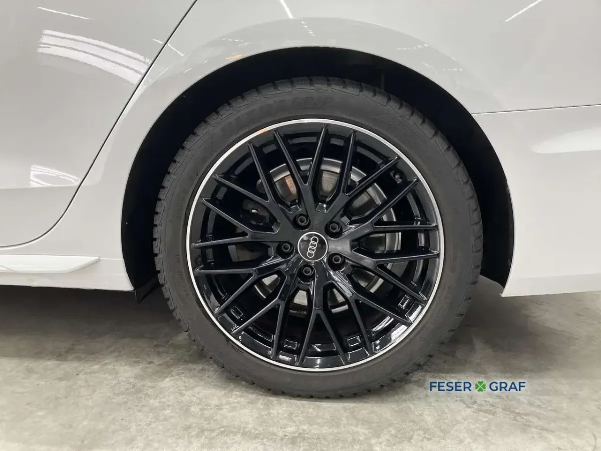 Gebraucht Audi A4 Sport 163 PS (119 kW) 2023 Ibisweiß Kombi
