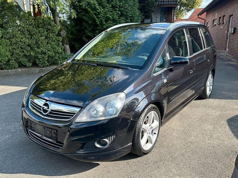 Schwarz Gebraucht 2008 Opel Zafira Sport Van / Kleinbus | 6.480 € (Teuer) - Bild 1/4
