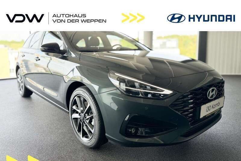 Cypress green (grün) Neu 2024 Hyundai i30 Edition Kombi | 23.690 € (Fairer Preis) - Bild 1/4