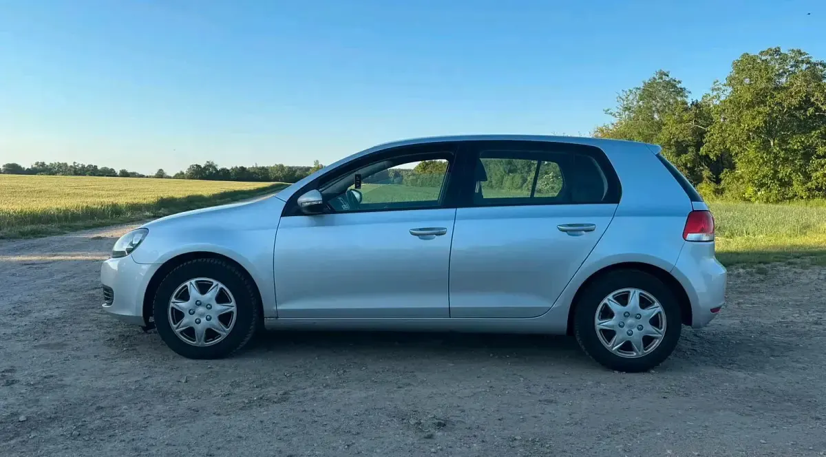 Gebraucht VW Golf VI 105 PS (77 kW) 2009 Silber Kleinwagen