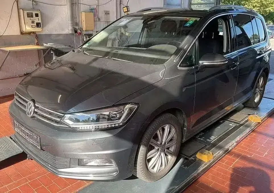 Gebraucht VW Touran Highline 150 PS (110 kW) 2016 Van / Kleinbus