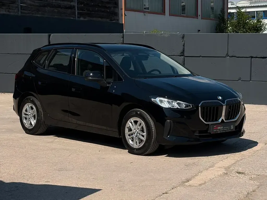 Gebraucht BMW 216 Active Tourer Sport Line 122 PS (89 kW) 2025 Schwarz Van / Kleinbus