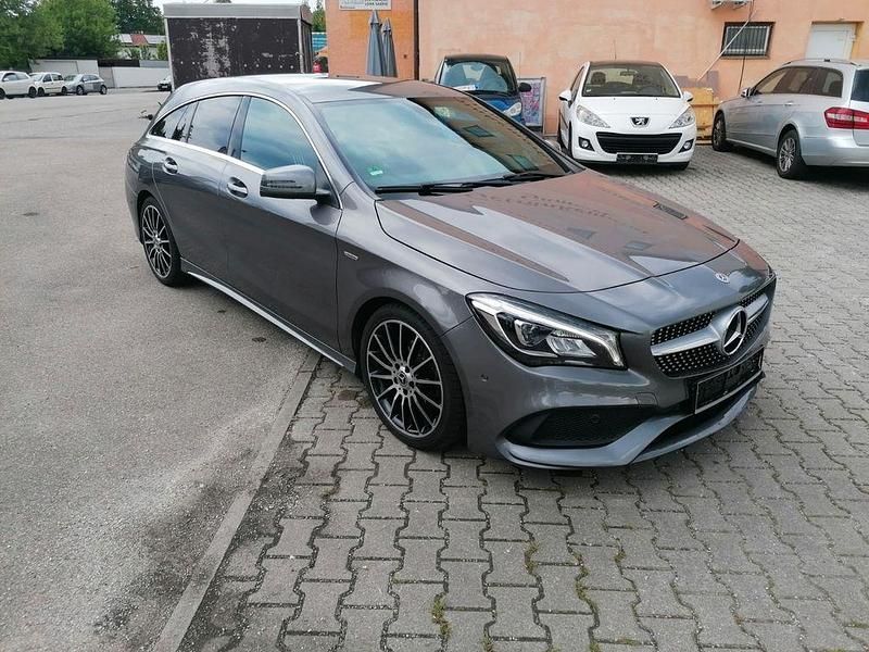 Gebraucht Mercedes CLA200 Shooting Brake AMG 156 PS (114 kW) 2017 Grau Kombi