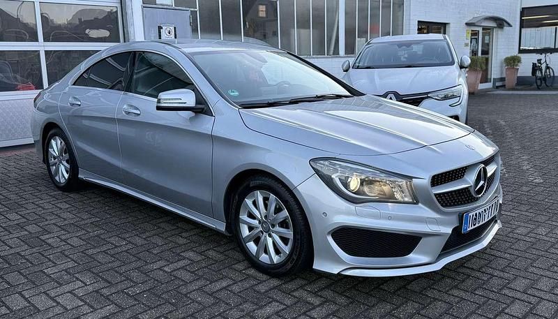Gebraucht Mercedes CLA200 StreetStyle 156 PS (114 kW) 2015 Silber Coupé