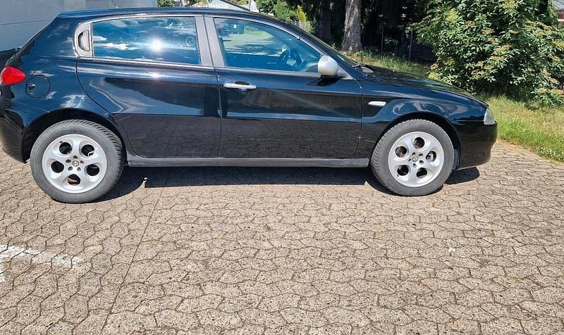 Schwarz Gebraucht 2010 Alfa Romeo 147 Kleinwagen | 3.000 € (Etwas zu teuer) - Bild 1/4