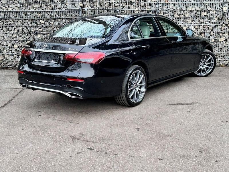 Gebraucht Mercedes E300 AMG 211 PS (155 kW) 2021 Schwarz Limousine