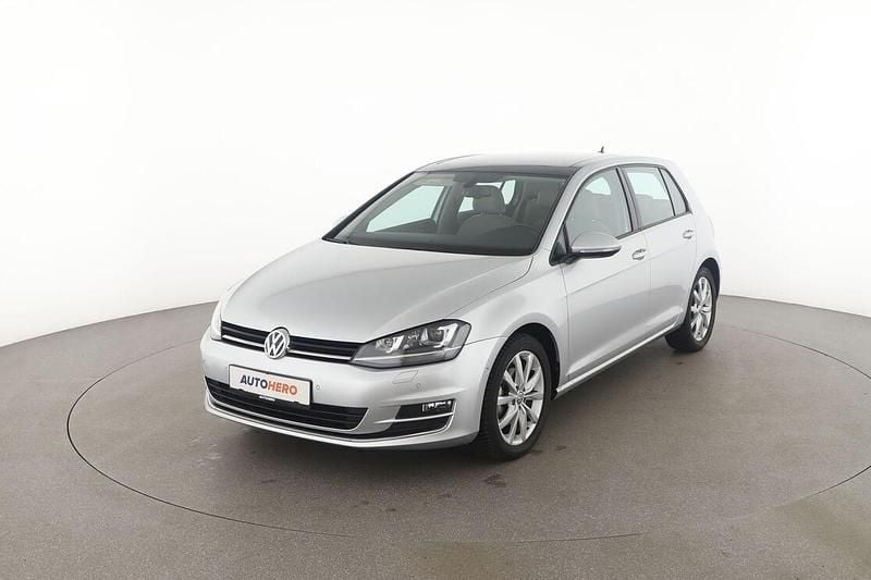 Silber Gebraucht 2016 VW Golf VII Highline Limousine | 17.090 € (Guter Preis) - Bild 1/3