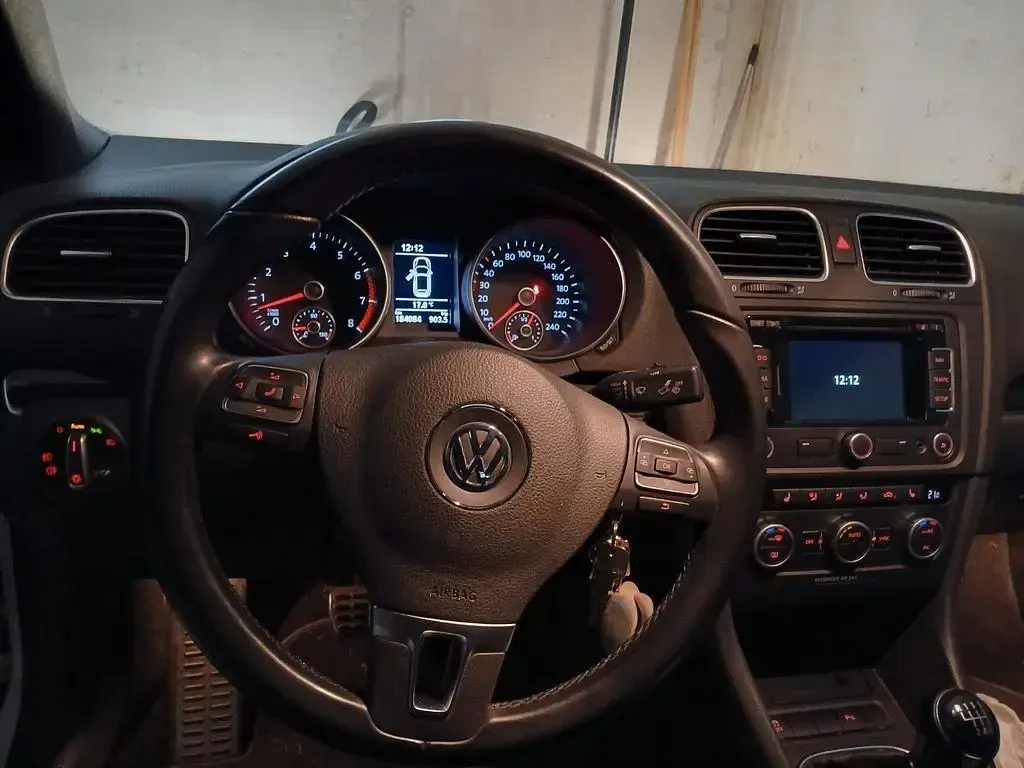 Gebraucht VW Golf Cabriolet 122 PS (89 kW) 2012 Weiß Cabrio