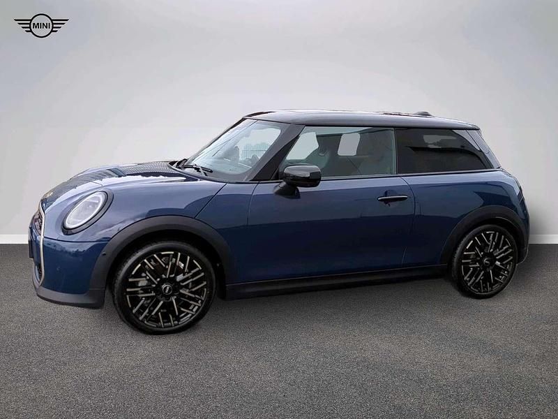 Gebraucht Mini Cooper Favoured 156 PS (114 kW) 2024 Blau Kleinwagen