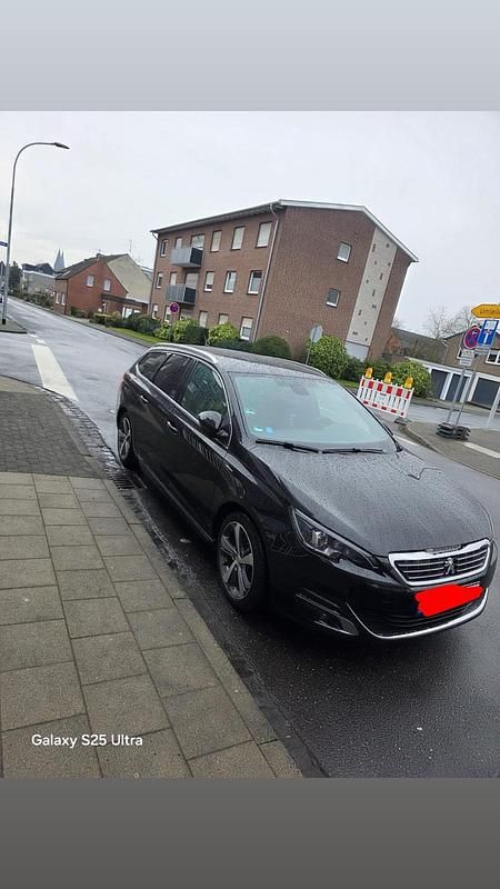 Gebraucht Peugeot 308 116 PS (85 kW) 2016 Schwarz Kombi