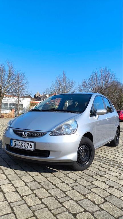 Grau Gebraucht 2005 Honda Jazz LS Kleinwagen | 2.999 € (Etwas zu teuer) - Bild 1/4