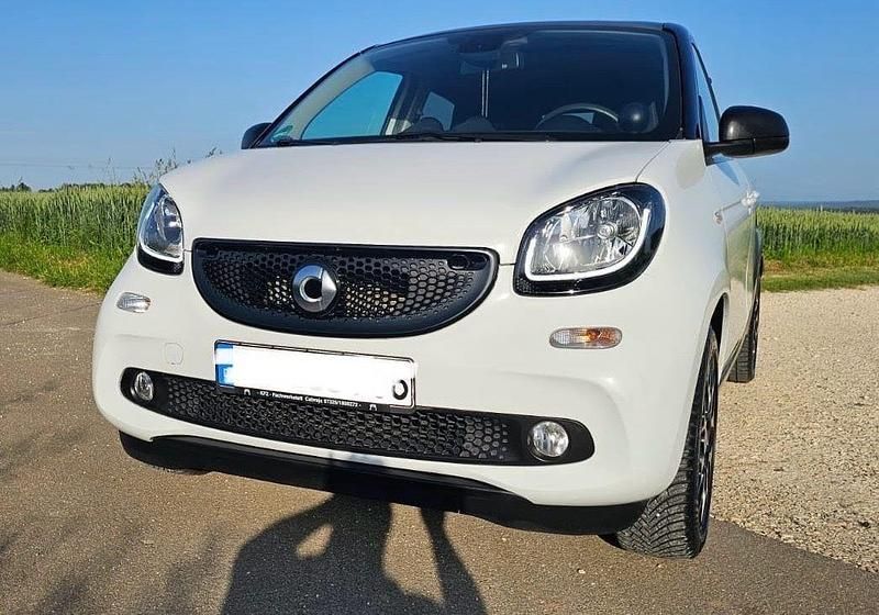Weiß Gebraucht 2018 Smart ForFour Kleinwagen | 9.799 € (Fairer Preis) - Bild 1/4