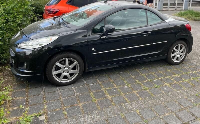 Schwarz Gebraucht 2012 Peugeot 207 CC Cabrio | 2.800 € (Superpreis) - Bild 1/4