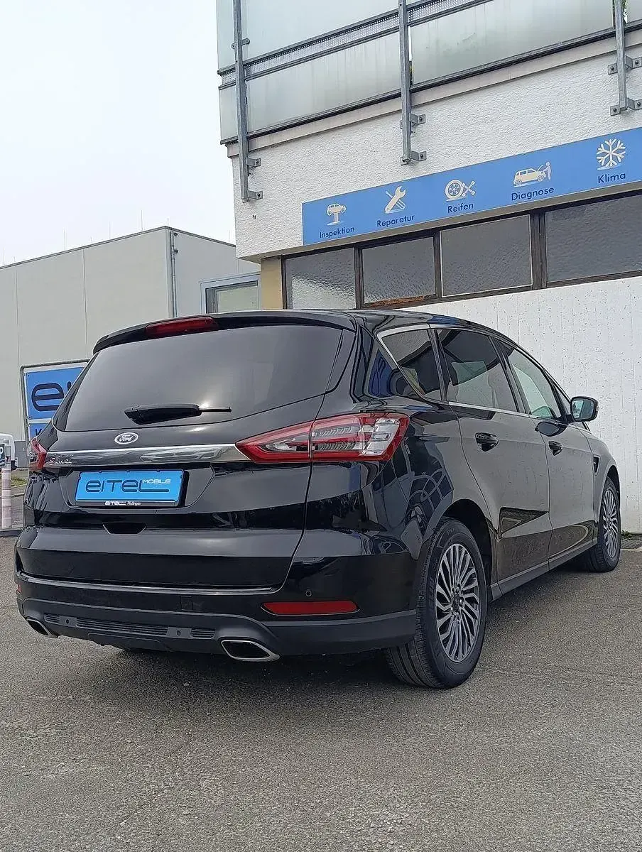 Gebraucht Ford S-MAX Titanium 190 PS (139 kW) 2019 Schwarz Van / Kleinbus