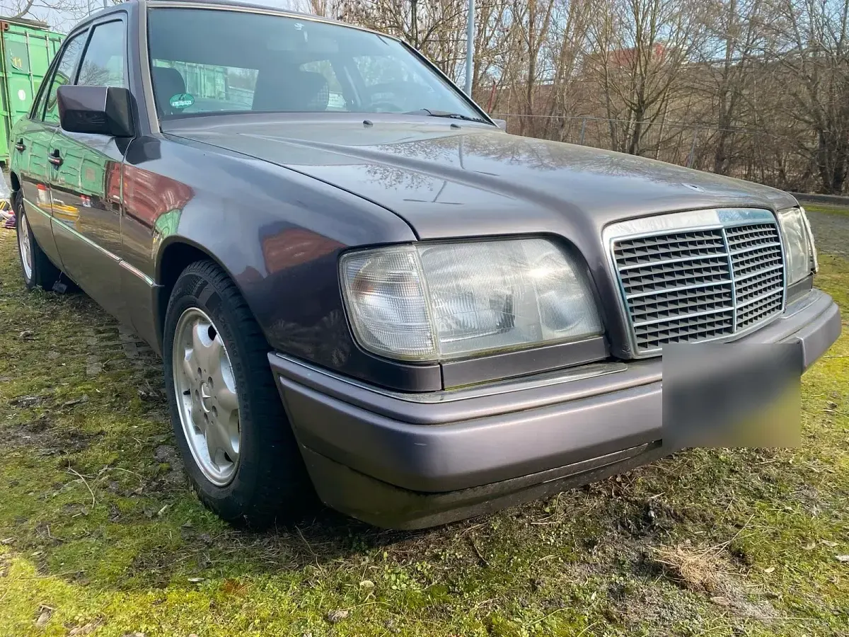 Gebraucht Mercedes E220 180 PS (132 kW) 1994 Braun Limousine