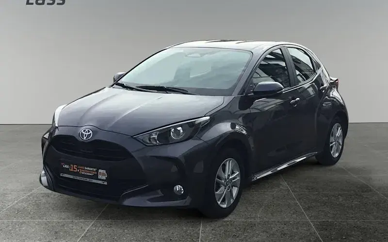 Gebraucht Toyota Yaris Hybrid Active 116 PS (85 kW) 2025 Grau Limousine