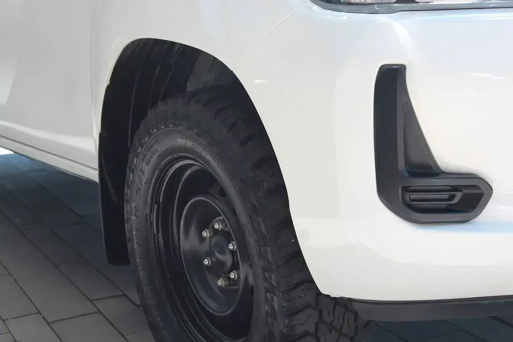Gebraucht Toyota HiLux 150 PS (110 kW) 2021 Weiß Pickup