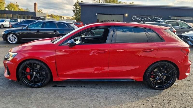 Gebraucht Audi RS3 Sportback Sport 400 PS (294 kW) 2022 Rot Kleinwagen
