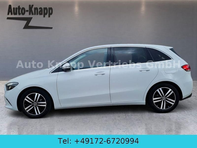 Gebraucht Mercedes B200 Business 150 PS (110 kW) 2021 Grau Van / Kleinbus
