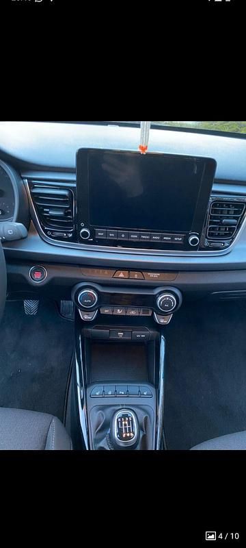 Gebraucht Kia Rio Spirit 101 PS (74 kW) 2022 Blau Kleinwagen