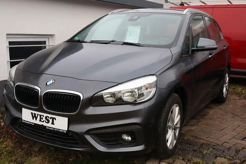 Grau Gebraucht 2015 BMW 216 Active Tourer Van / Kleinbus | 8.990 € (Fairer Preis) - Bild 1/2
