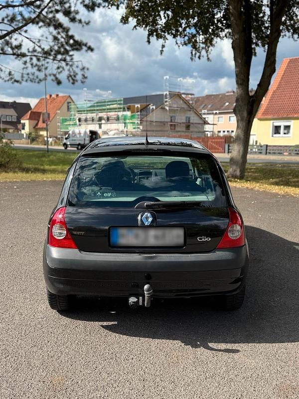 Second-hand Renault Clio II 2004 Negru Hatchback