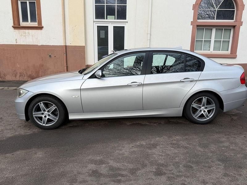 Gebraucht BMW 320 Comfort Edition 150 PS (110 kW) 2006 Silber Limousine