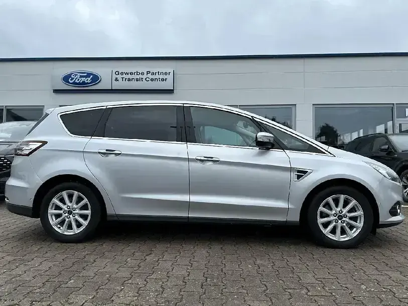 Second-hand Ford S-MAX S 239 CP (175 kW) 2018 Argintiu Monovolum