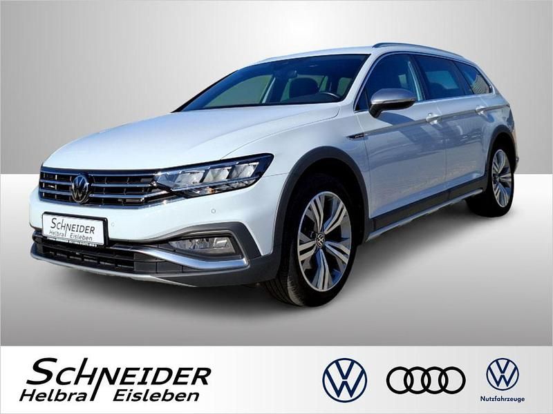 Gletscherweiss (metallic) Gebraucht 2023 VW Passat Alltrack Kombi | 34.860 € (Fairer Preis) - Bild 1/4
