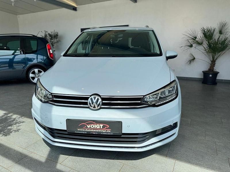 Gebraucht VW Touran Highline 150 PS (110 kW) 2018 Weiß Van / Kleinbus